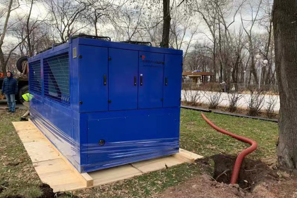 Ice rink glycol chiller